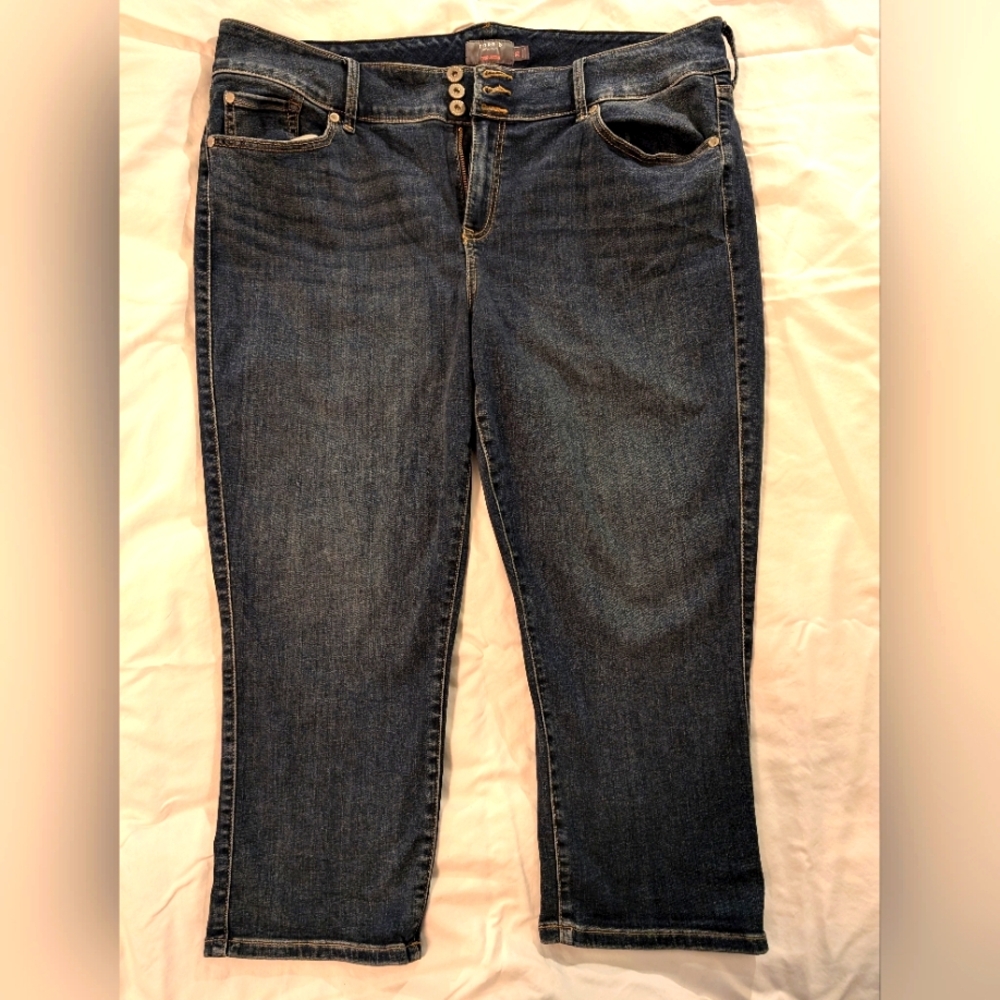 Torrid Crop Jegging
